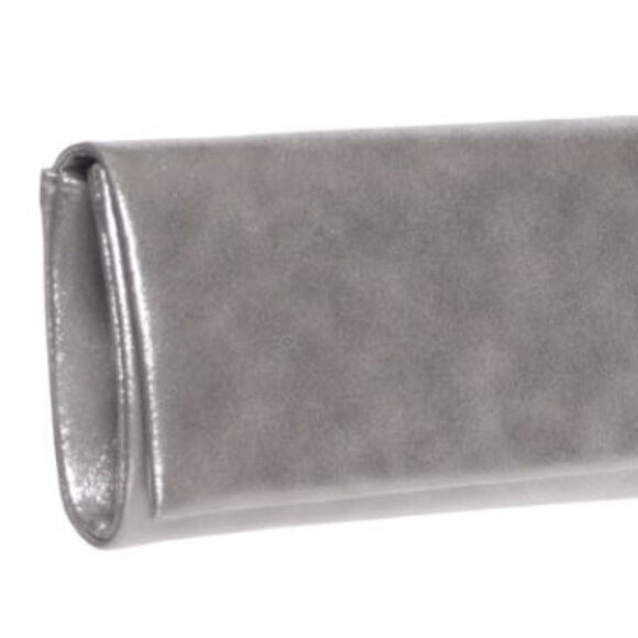 Short Silver Clutch with a Chain - Picture 3 of 15